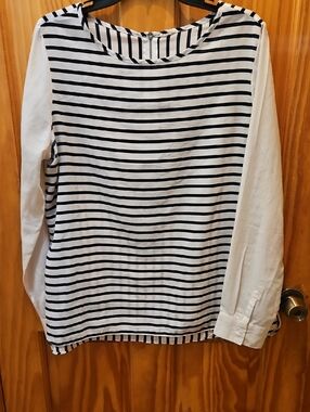 Old Navy Black and White Striped Long Sleeve Top